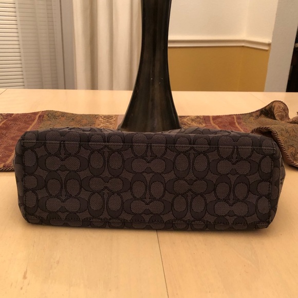 Signature Fabric Shoulder Bag - Picture 4 of 6